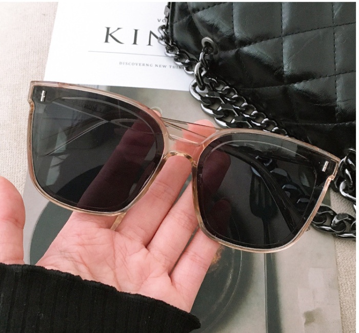 Fashion sunscreen glasses frame Sunglasses for women