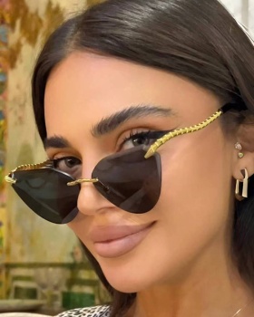 Cat eye serpentine glasses retro metal Sunglasses for women