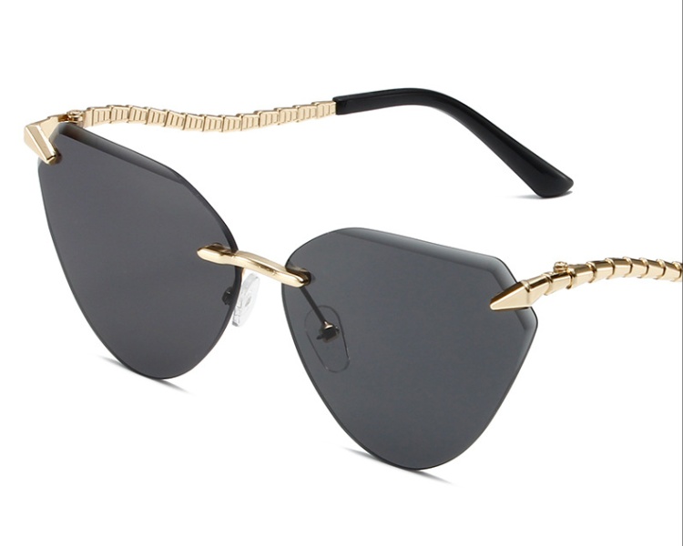 Cat eye serpentine glasses retro metal Sunglasses for women