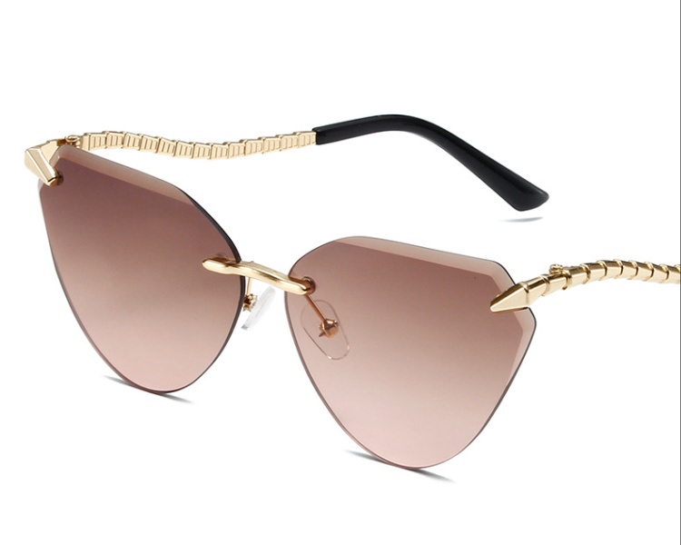 Cat eye serpentine glasses retro metal Sunglasses for women