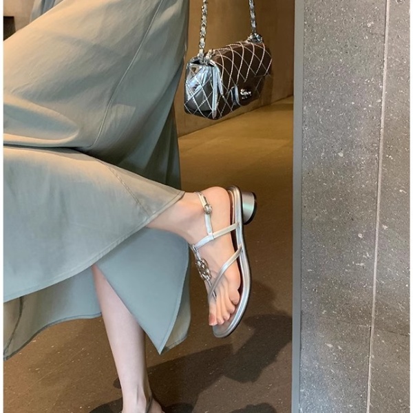 Low vacation sandals metal buckles rome  for women