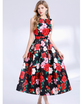 Stereoscopic sleeveless A-line clipping dress