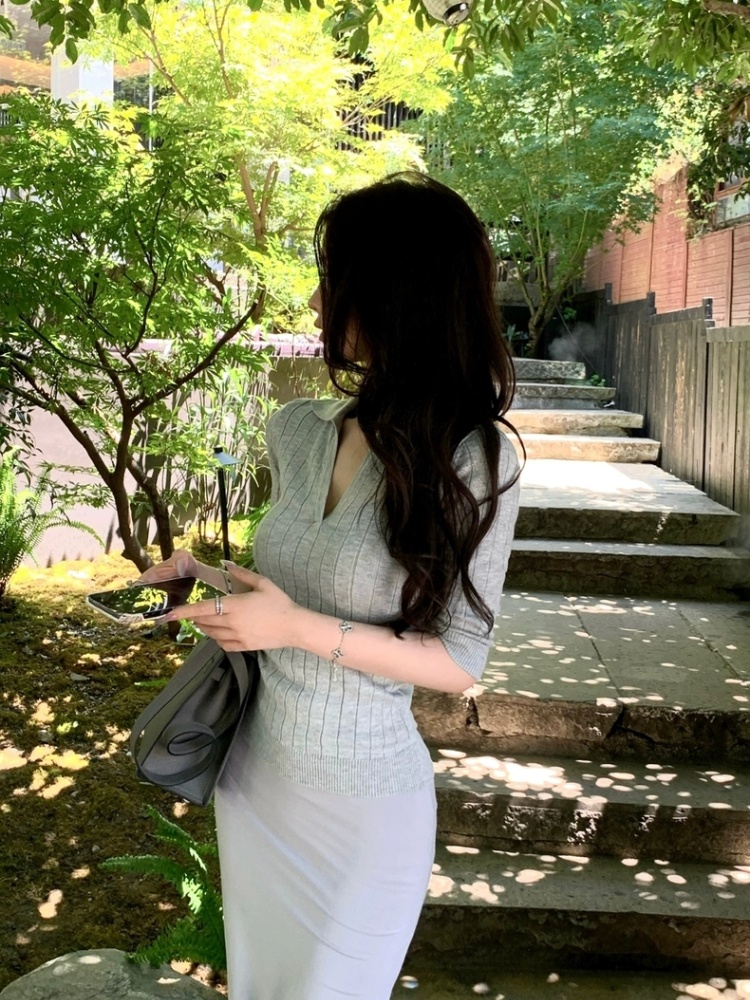 Thin ladies V-neck wears outside France style lapel sweater