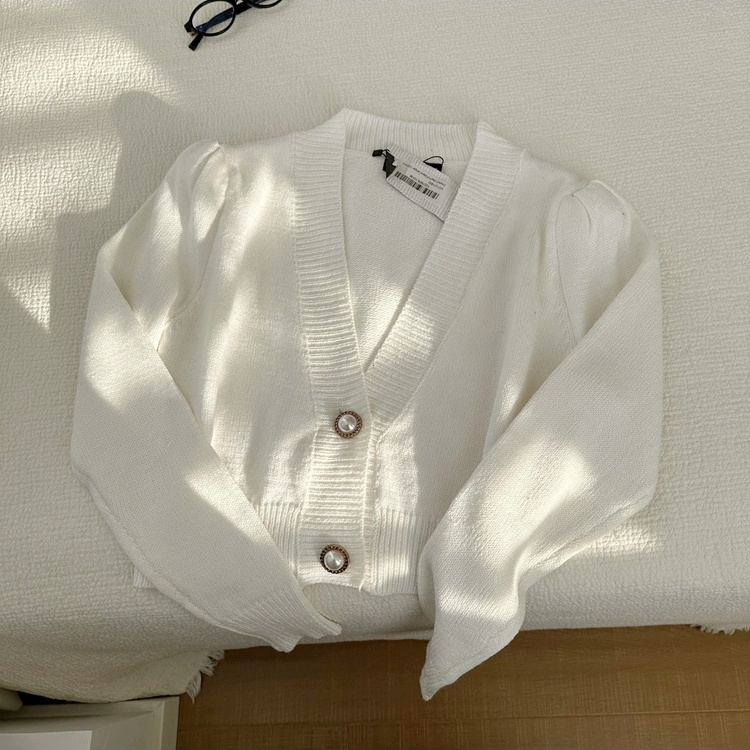 Pearl buckle long sleeve tops V-neck knitted coat for women