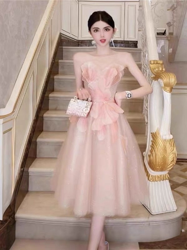 Refinement niche lady dress