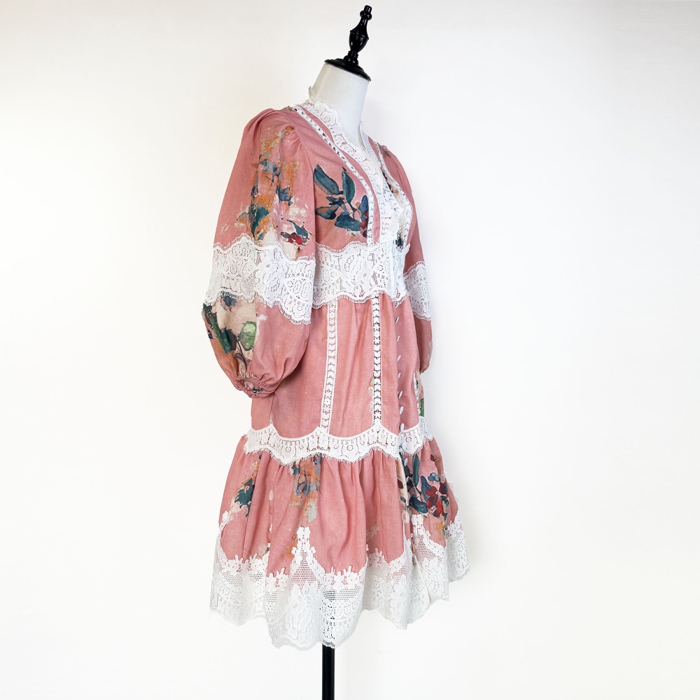 Splice lantern sleeve single-breasted T-back V-neck lace dress