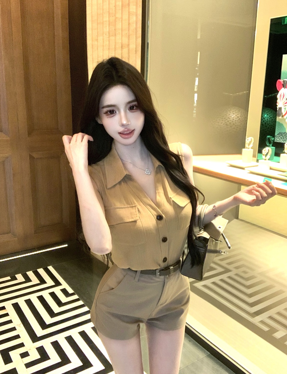 Sleeveless slim shorts khaki shirt a set for women