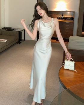 Slim satin sling dress mermaid pinched waist long dress