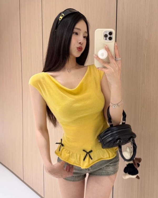 Slim sleeveless tops knitted vest for women