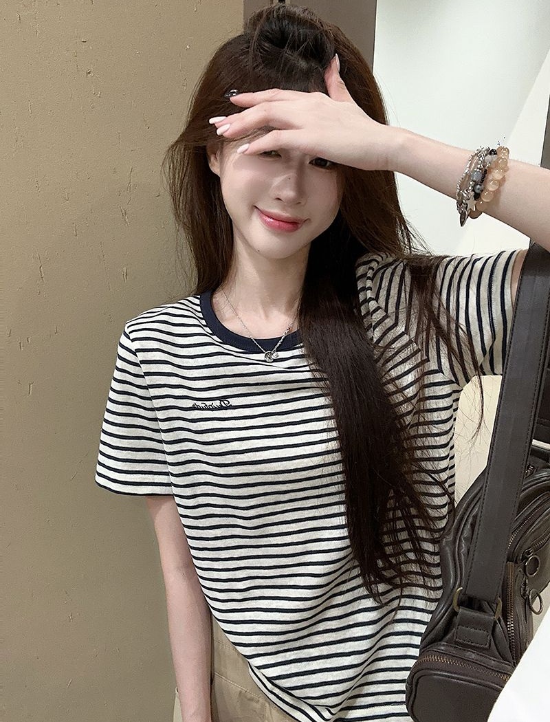 Short sleeve short T-shirt summer tops for women