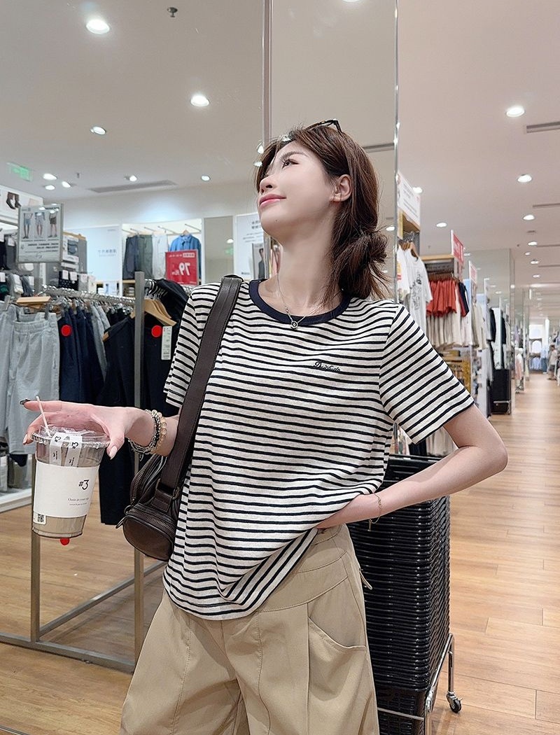 Short sleeve short T-shirt summer tops for women
