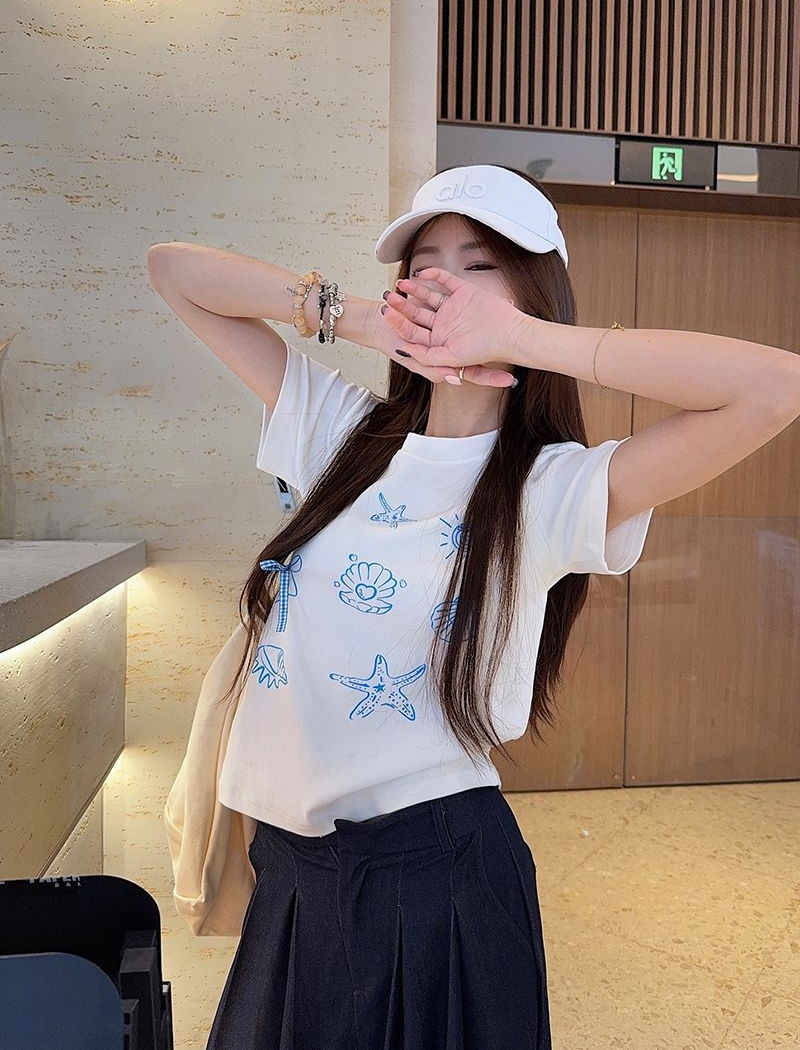 Round neck slim T-shirt summer tops