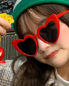 European style fashion slim heart Sunglasses