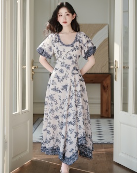 Irregular vacation blue-white cotton printing dress