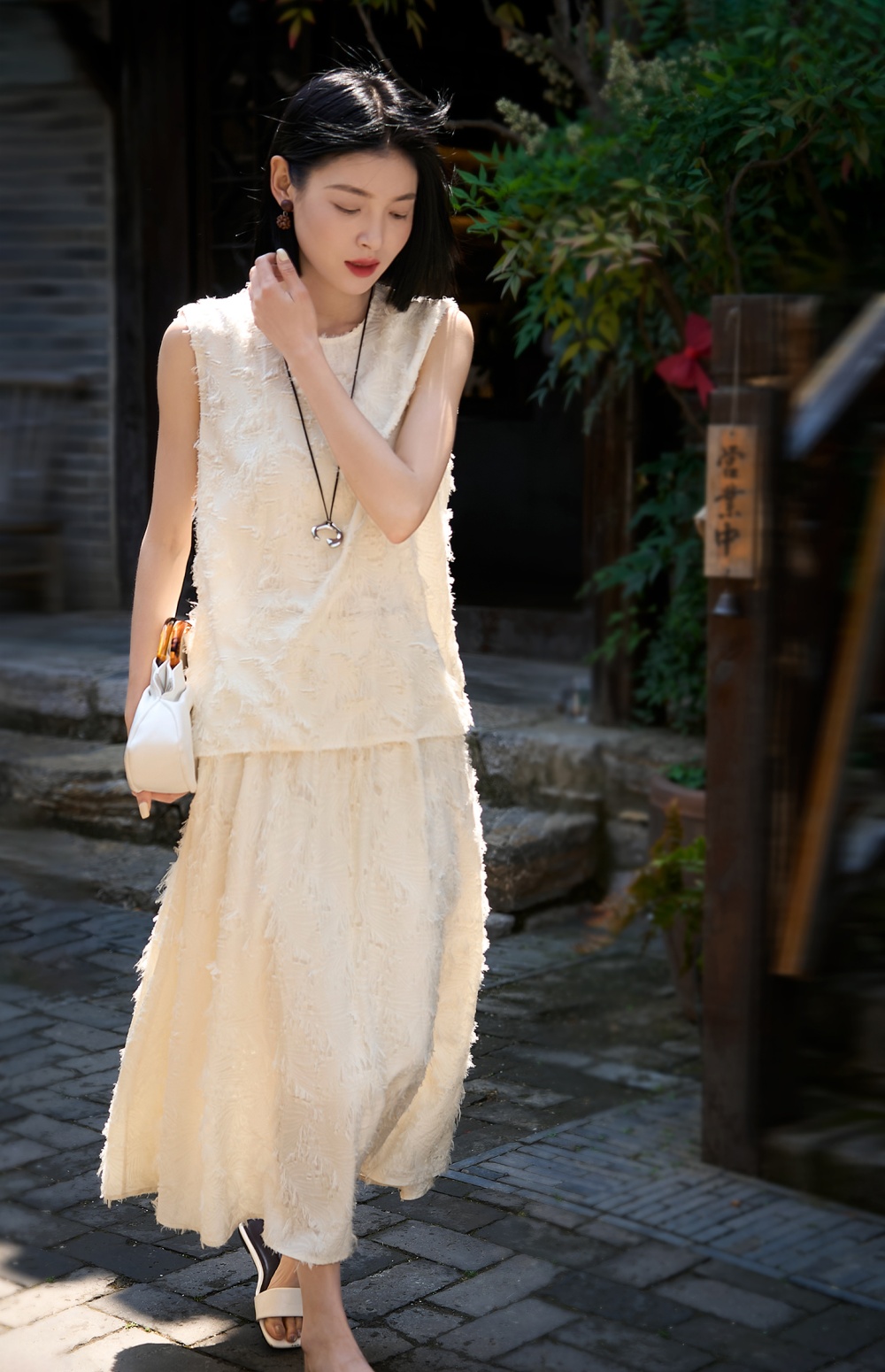Feather real silk vest romantic white skirt a set