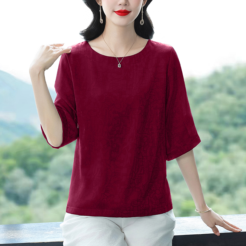 Middle-aged small shirt tops for women