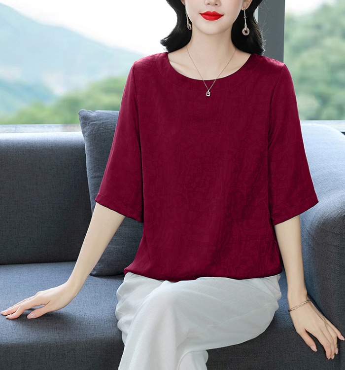 Middle-aged small shirt tops for women
