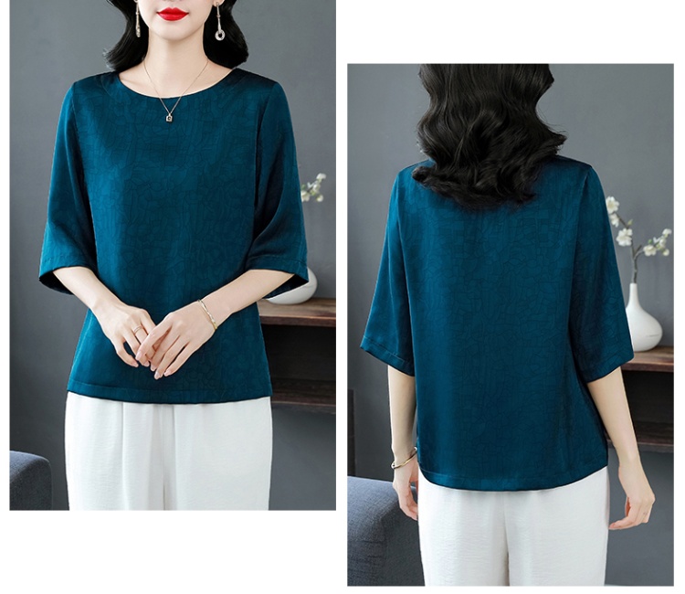 Middle-aged small shirt tops for women