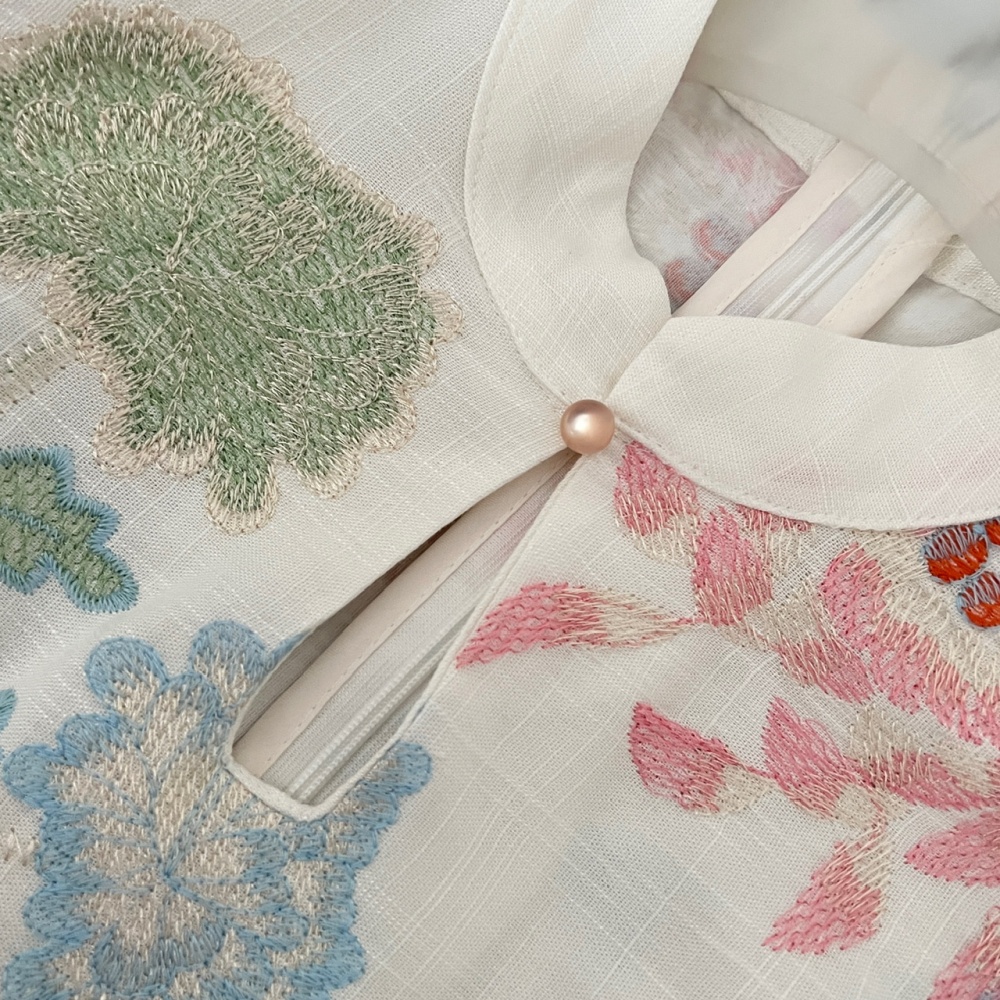 Embroidered summer dress hollow cheongsam