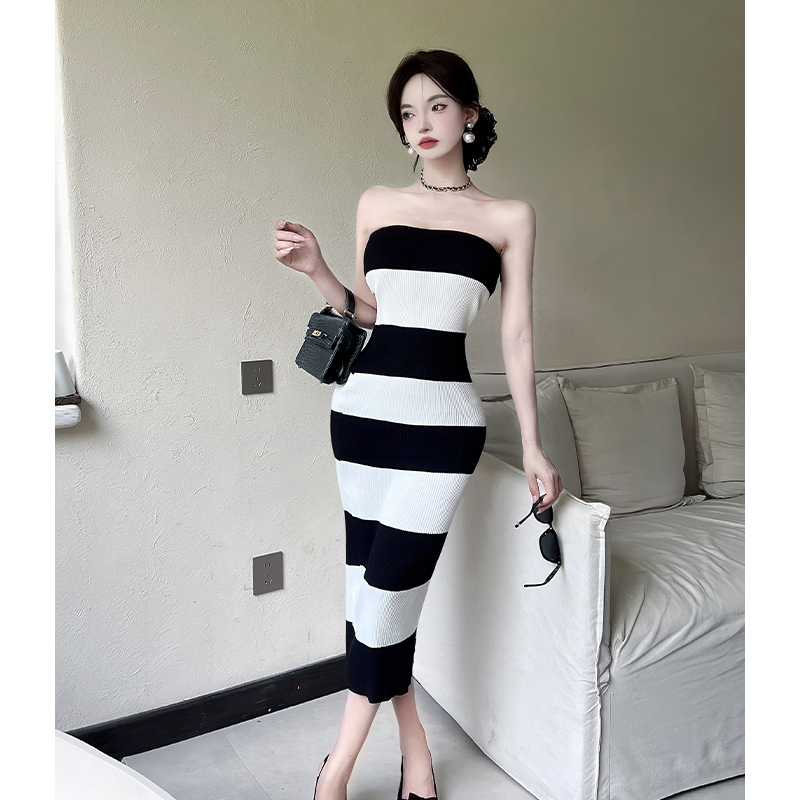 Knitted European style wrapped chest vacation dress for women