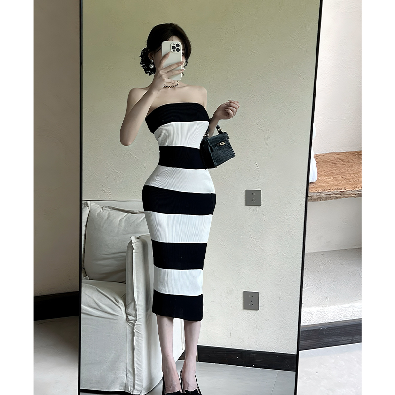 Knitted European style wrapped chest vacation dress for women
