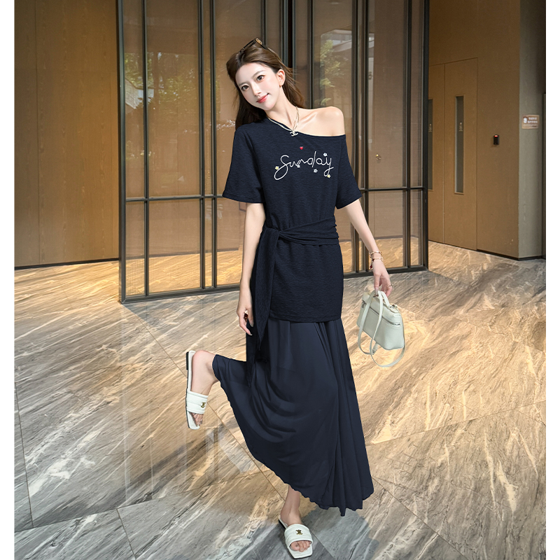 Pseudo-two T-shirt sloping shoulder tops a set
