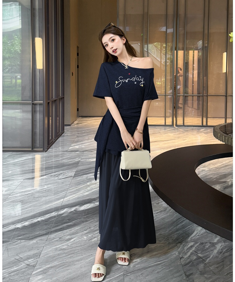 Pseudo-two T-shirt sloping shoulder tops a set