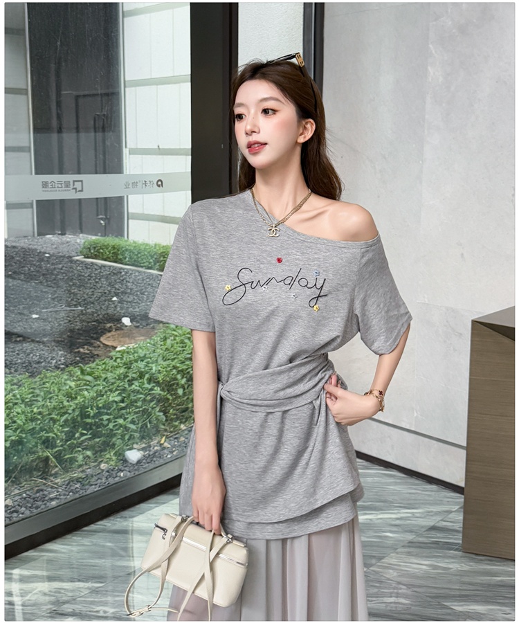 Pseudo-two T-shirt sloping shoulder tops a set