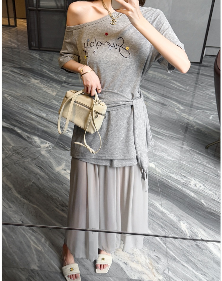 Pseudo-two T-shirt sloping shoulder tops a set