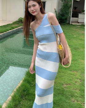 Sloping shoulder package hip dress temperament stripe vest