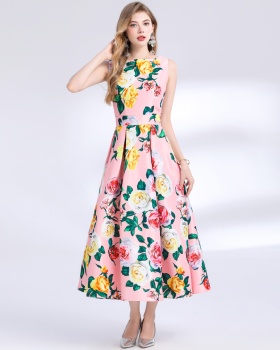 Sleeveless stereoscopic A-line pinched waist dress