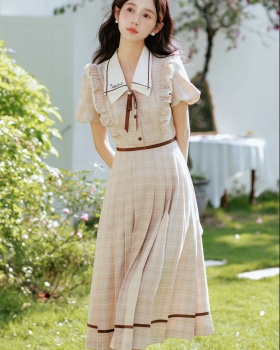 Elegant retro art plaid maiden lovely dress