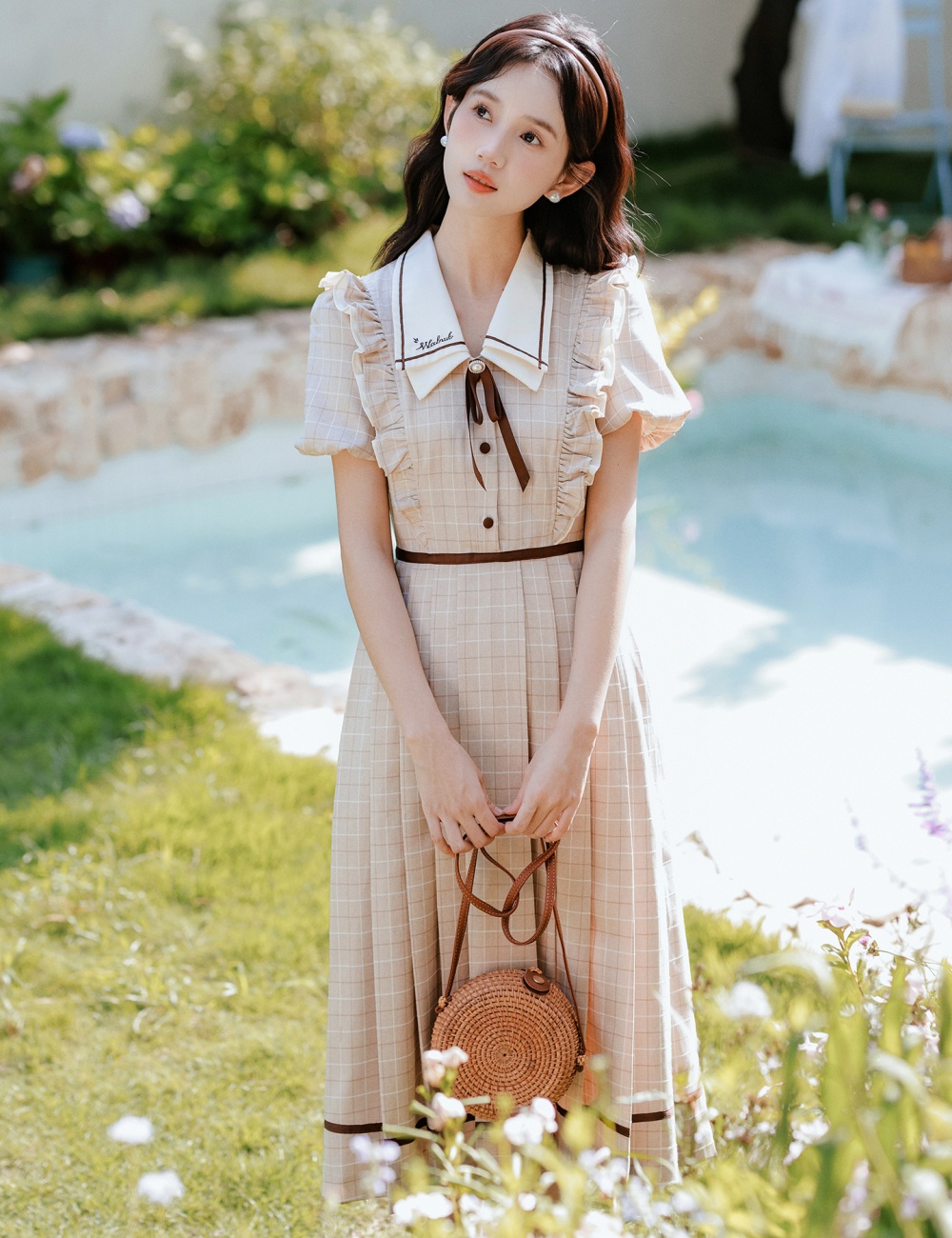 Elegant retro art plaid maiden lovely dress