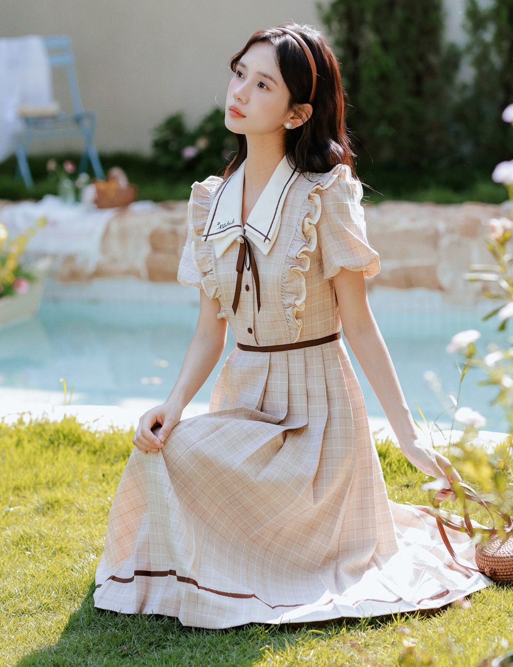 Elegant retro art plaid maiden lovely dress