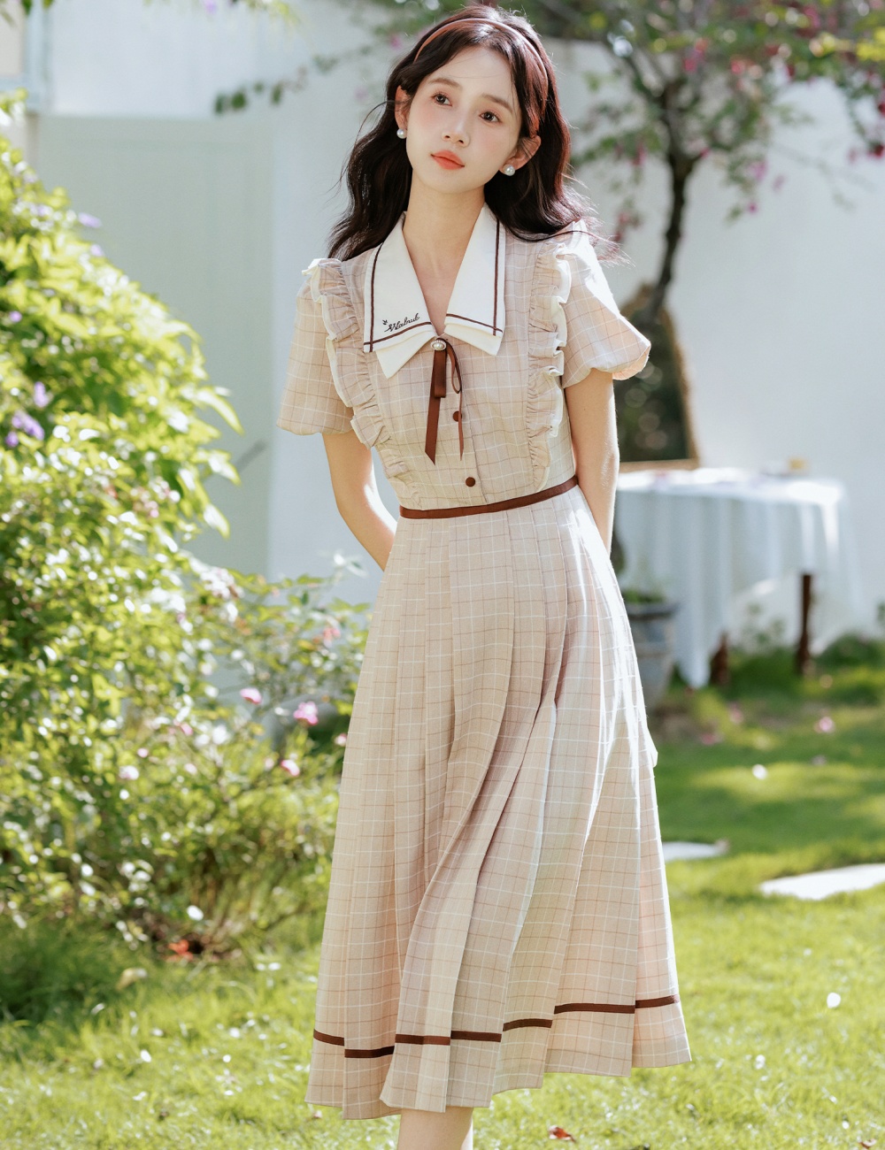 Elegant retro art plaid maiden lovely dress