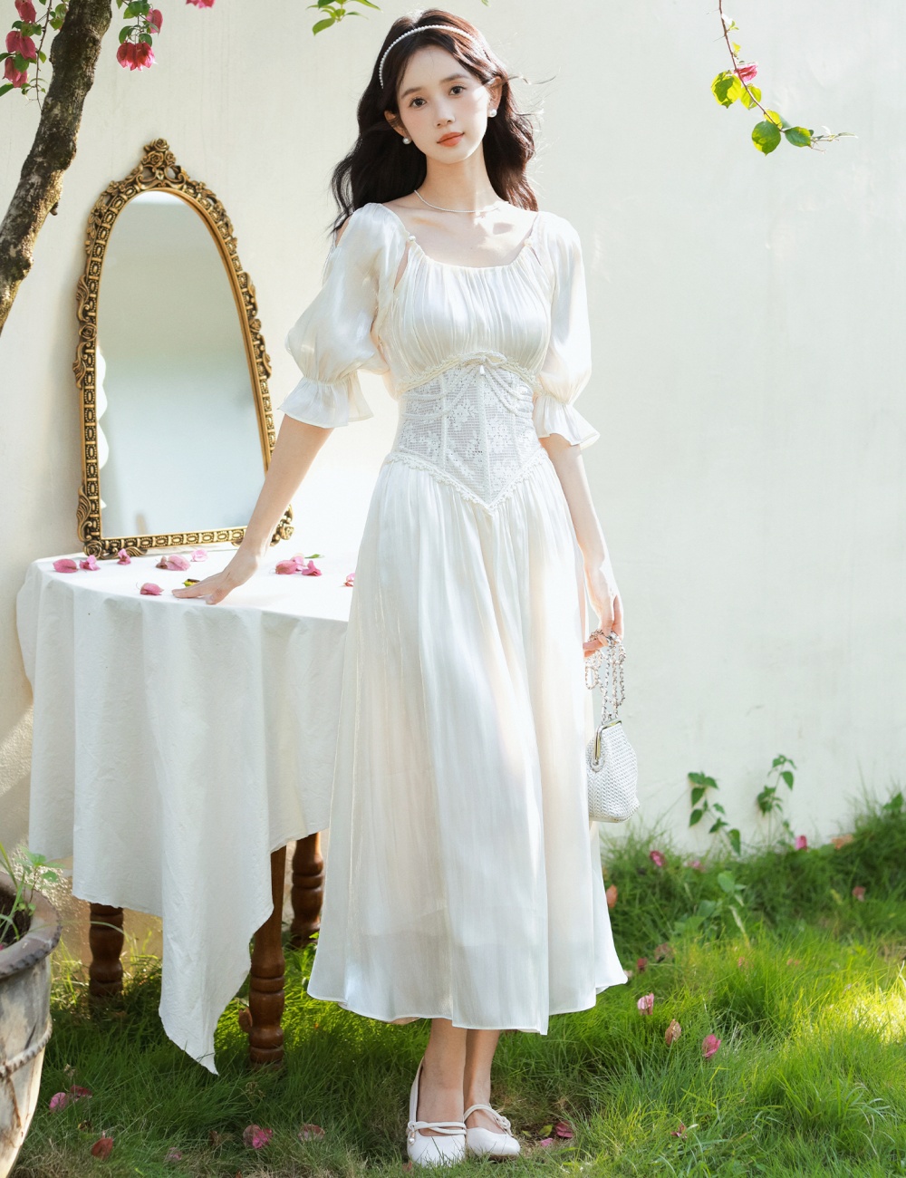 White splice commuting summer court style dress