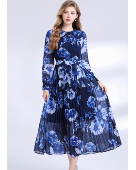 Round neck elegant big skirt pinched waist dress