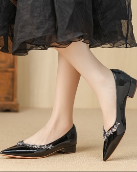 Small lady leather shoes pointed shoes for women