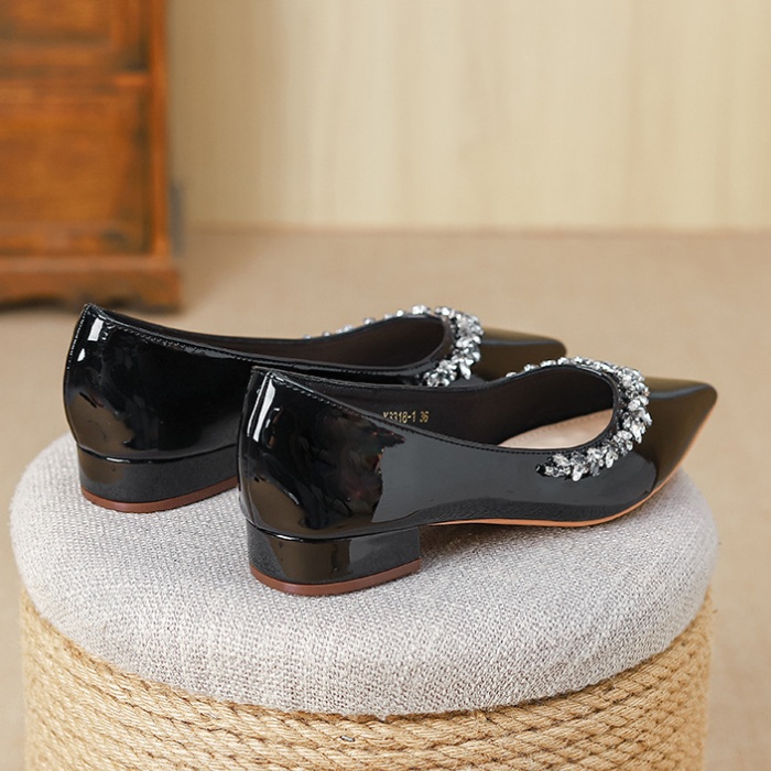 Small lady leather shoes pointed shoes for women