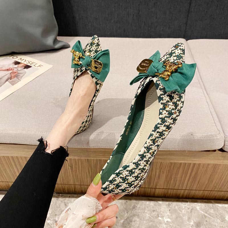 Large yard spring and summer plaid shoes for women