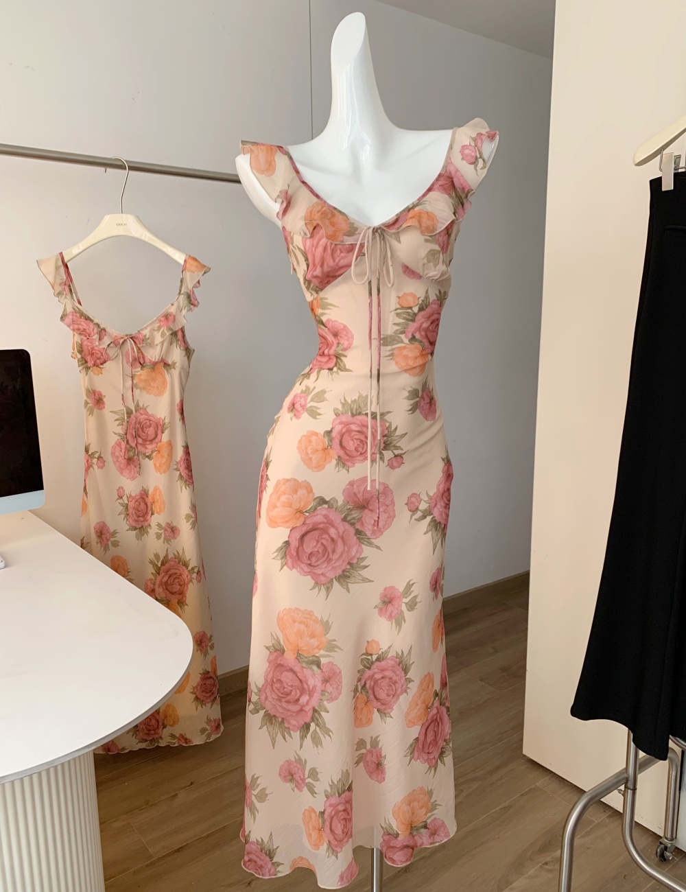 Apricot temperament dress V-neck pinched waist cardigan a set