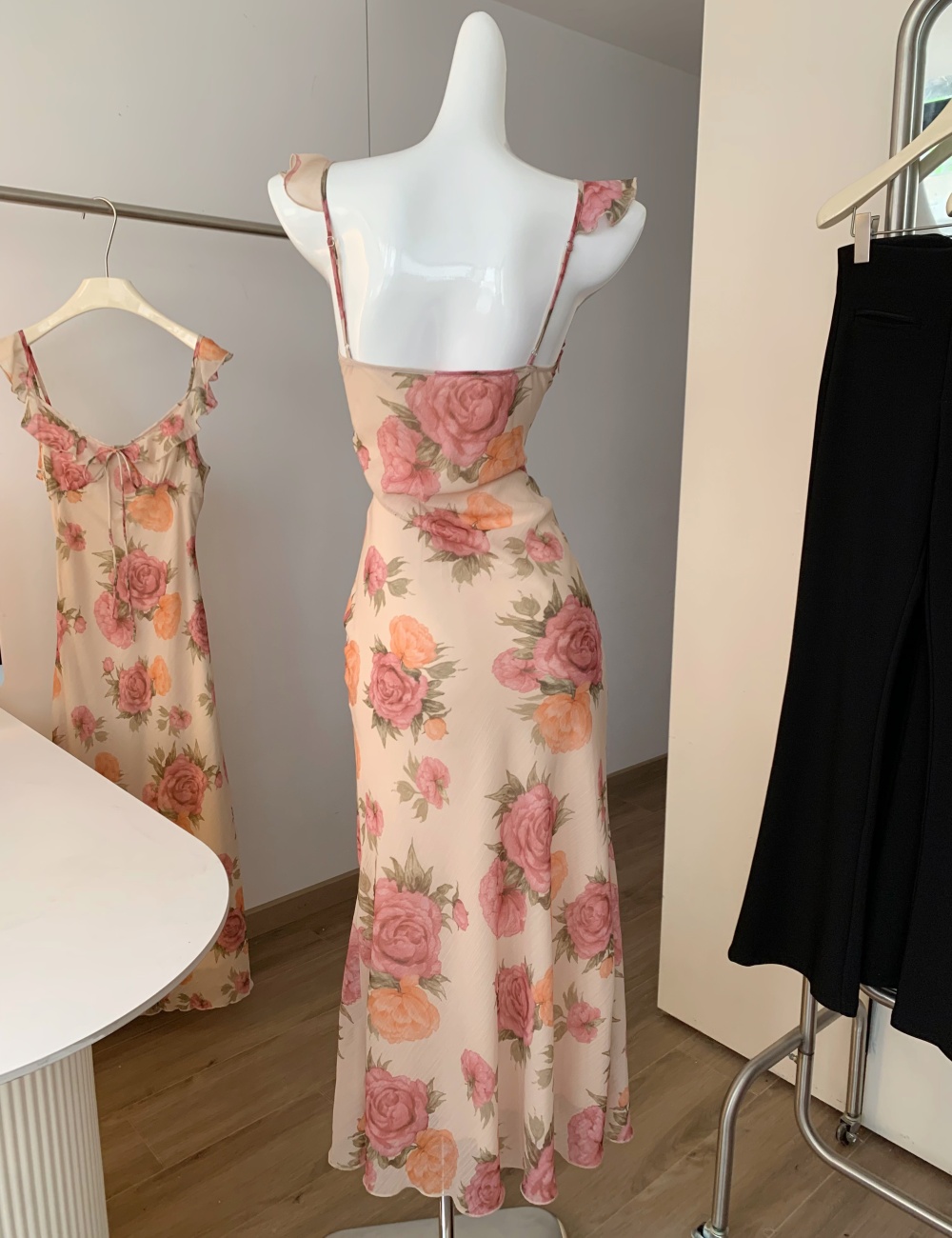 Apricot temperament dress V-neck pinched waist cardigan a set