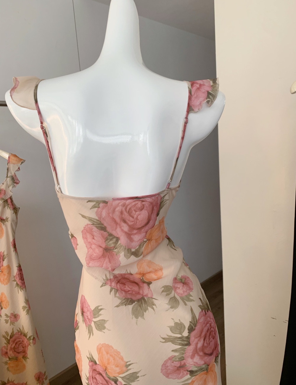 Apricot temperament dress V-neck pinched waist cardigan a set