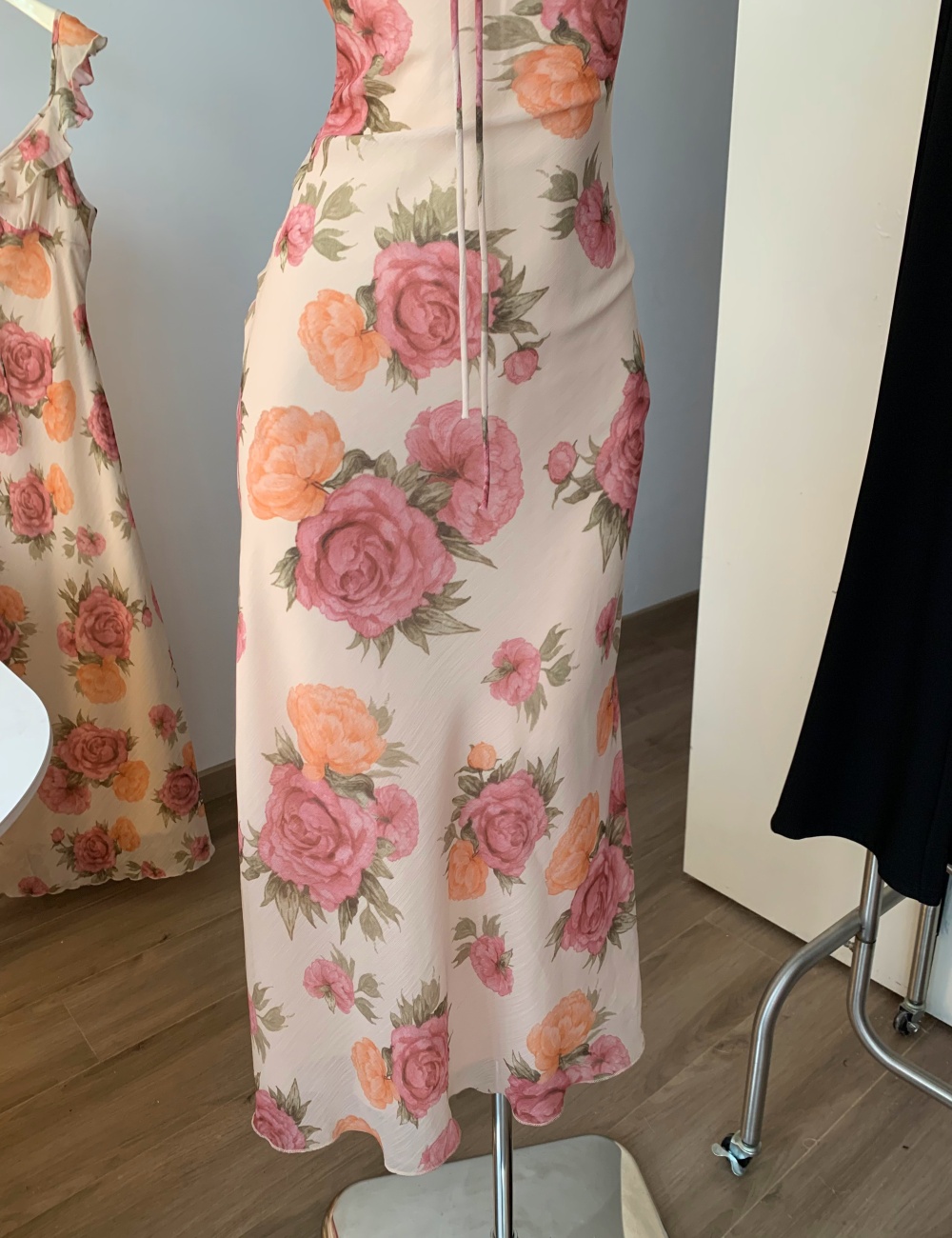Apricot temperament dress V-neck pinched waist cardigan a set