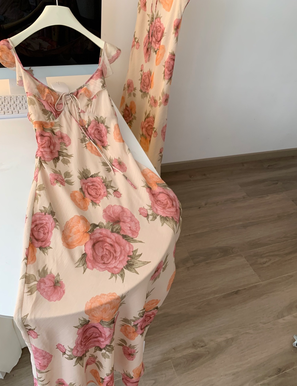 Apricot temperament dress V-neck pinched waist cardigan a set