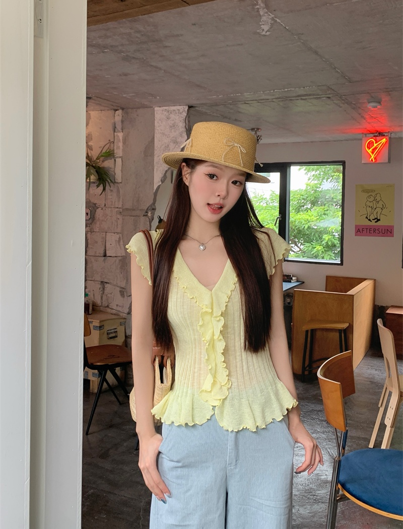 Show young V-neck sweater slim tender tops