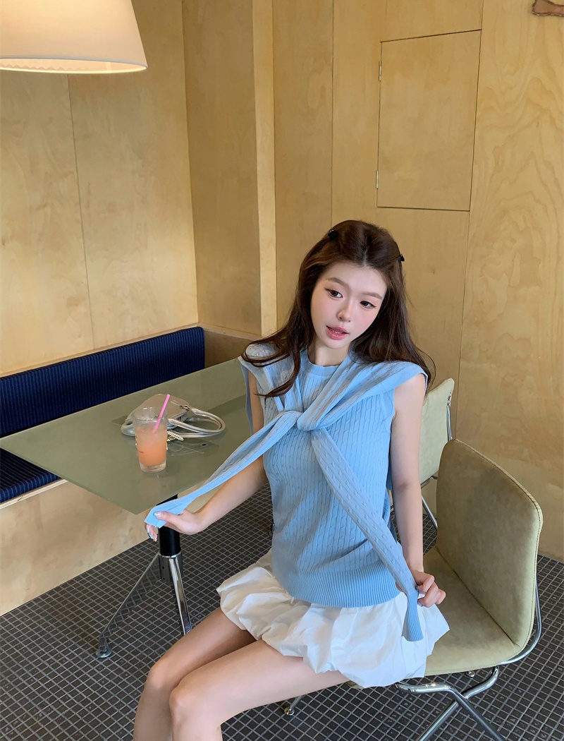 Round neck tender shawl temperament enticement tops a set