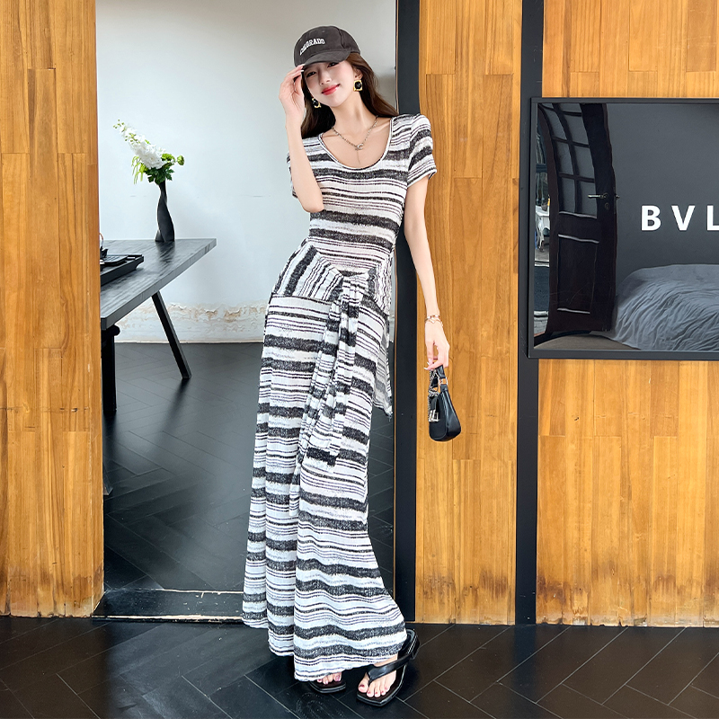 Sleeveless dress for women
