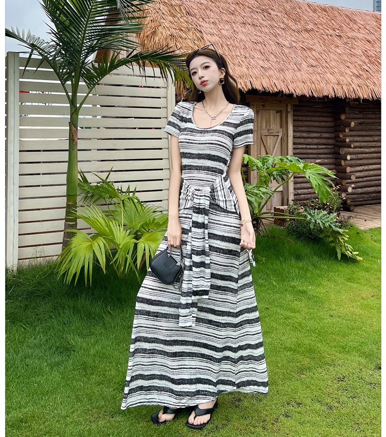 Sleeveless dress for women