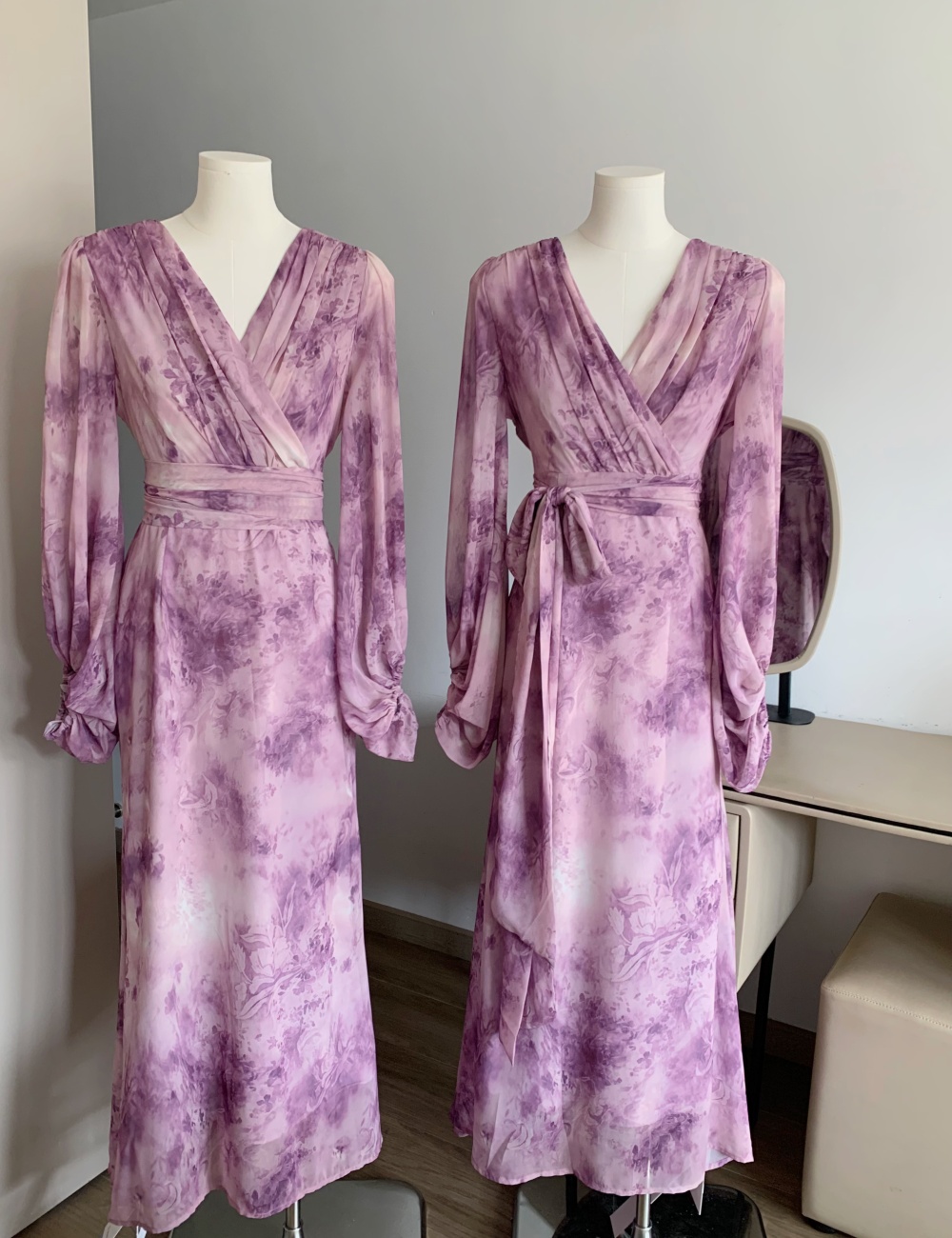 Floral package hip tender purple lantern sleeve dress